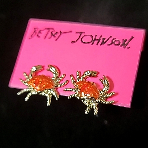 New Vintage! BETSEY JOHNSON Crabby Couture Collection Orange Crab Stud Earrings. - Picture 4 of 6